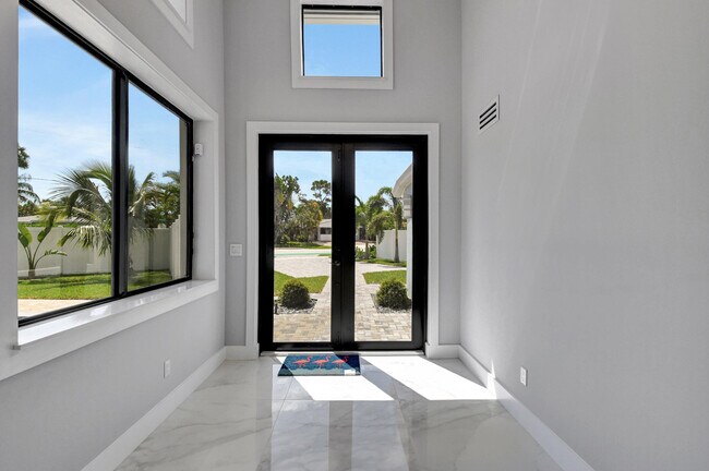 Building Photo - 118 S Swinton Cir