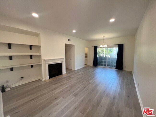 Foto del edificio - 3261 Sawtelle Blvd