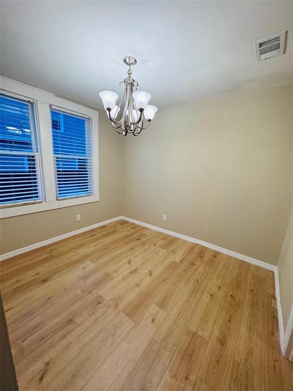 Foto del edificio - 1910 E Columbus Dr