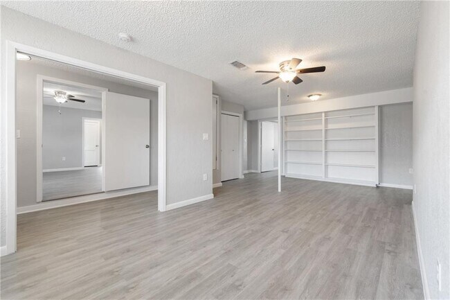 Foto del edificio - 4806 Pecan Springs Rd