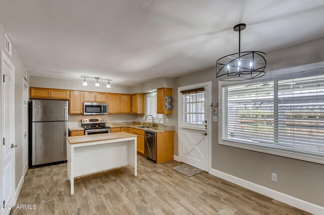 Foto del edificio - 4437 N 40th St