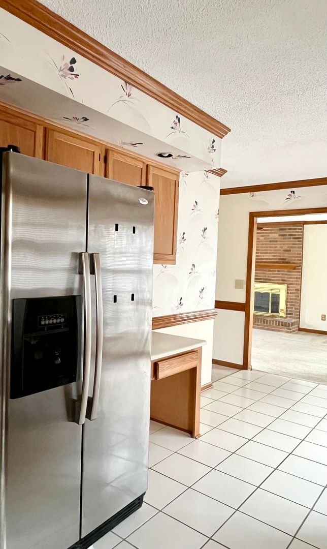 Building Photo - 3 Bedroom Home With Large Bonus Room!