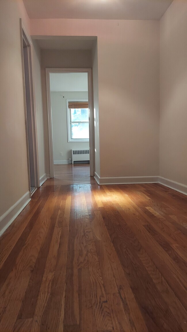 Foyer and coat closet - 2330 Linwood Ave