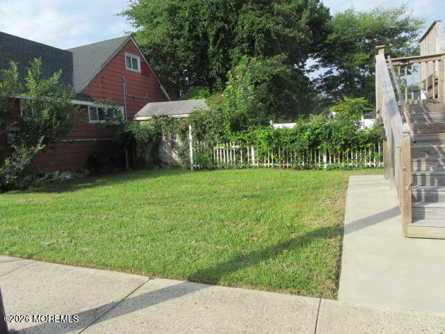 Building Photo - 126 Maple Ave