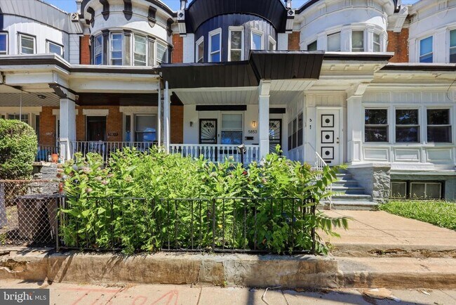 Foto del edificio - 5853 Cedar Ave