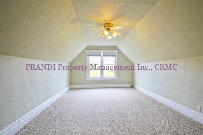 Building Photo - Upstairs 1-Bedroom, 1-Bath Apartment – Bri...