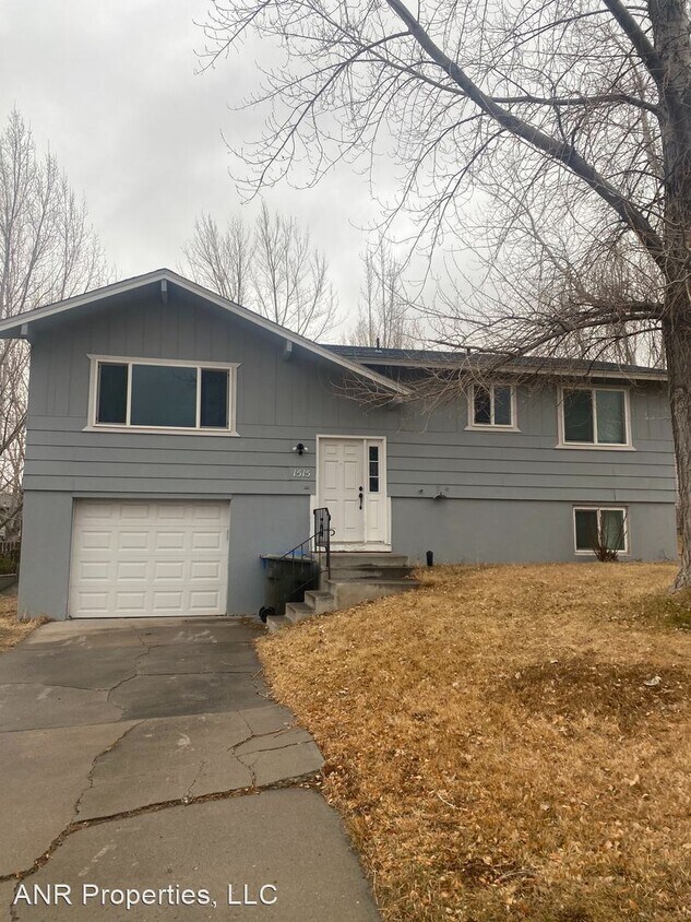 Foto principal - 3 br, 2 bath House - 1515 El Rancho