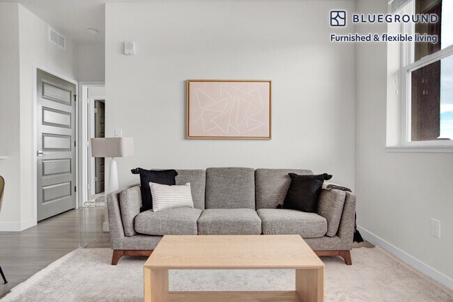 Foto del edificio - 2401 Blake St