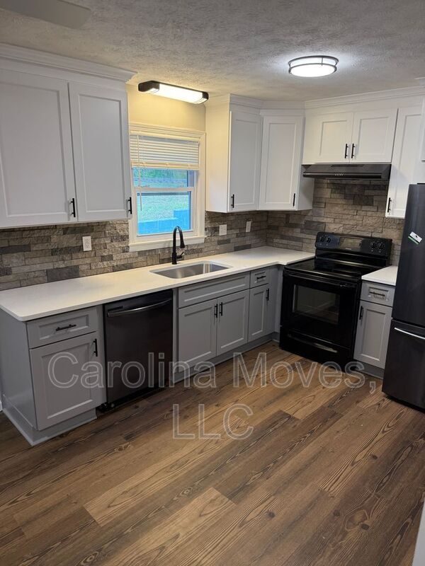 Foto del edificio - 102 Woodhaven Ct