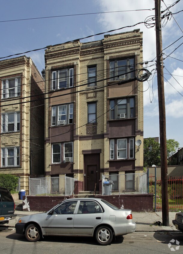 Foto del edificio - 204 Bidwell Ave