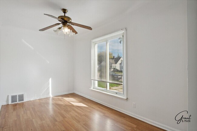 Foto del edificio - 3 bedroom Eastpointe $1300