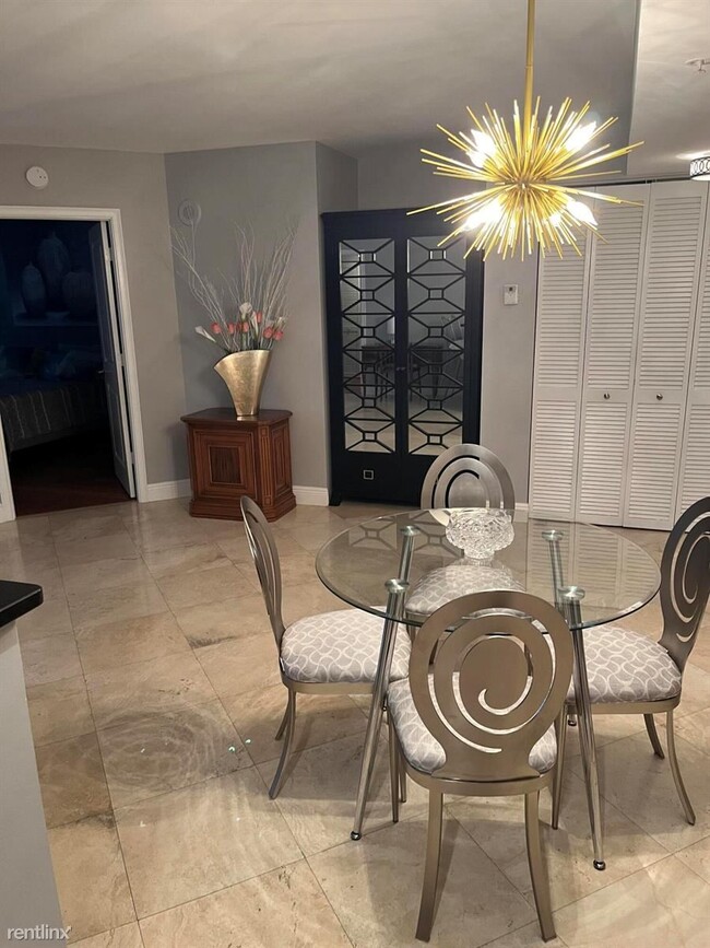 Building Photo - 2 br, 2 bath Condo - 99 SE Mizner Blvd Apt...