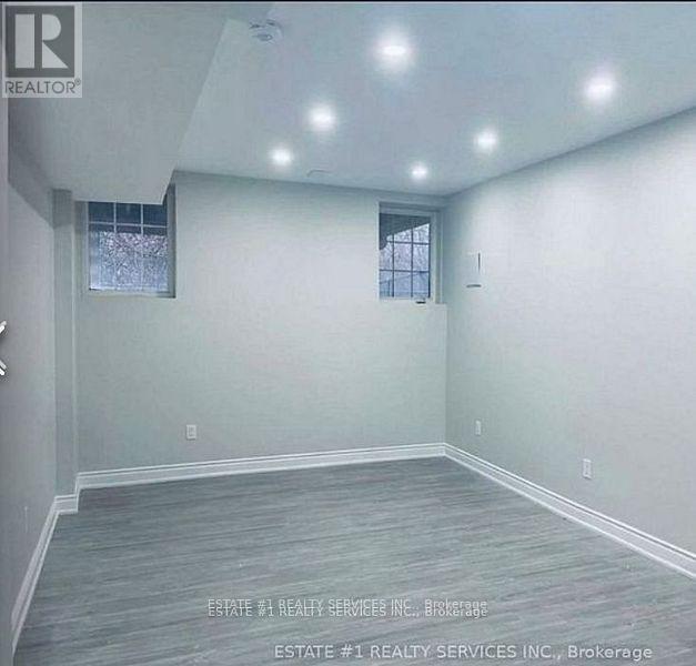 Photo du bâtiment - 42 Napanee St