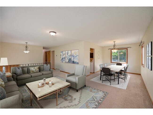 Foto del edificio - 8106 Dakota Ln