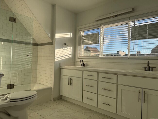 Building Photo - 81 Montoya Dr