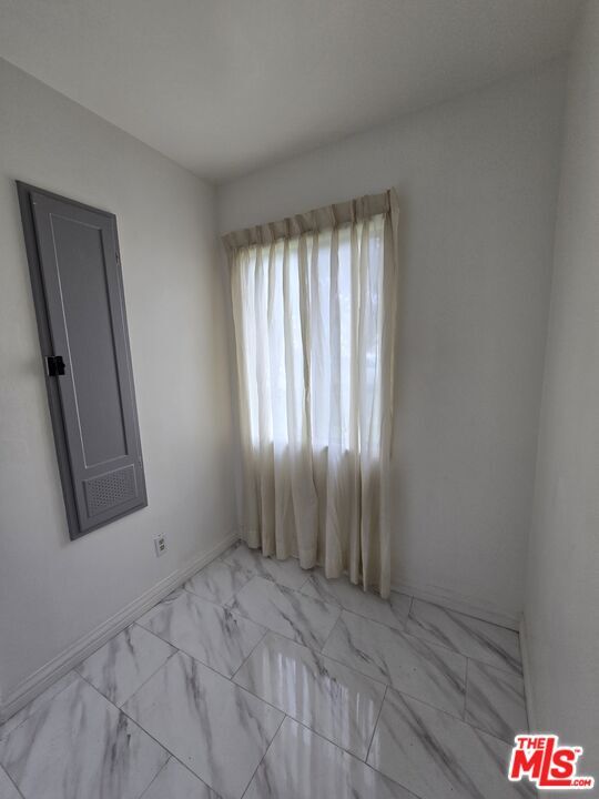 Foto del edificio - 3340 W Imperial Hwy