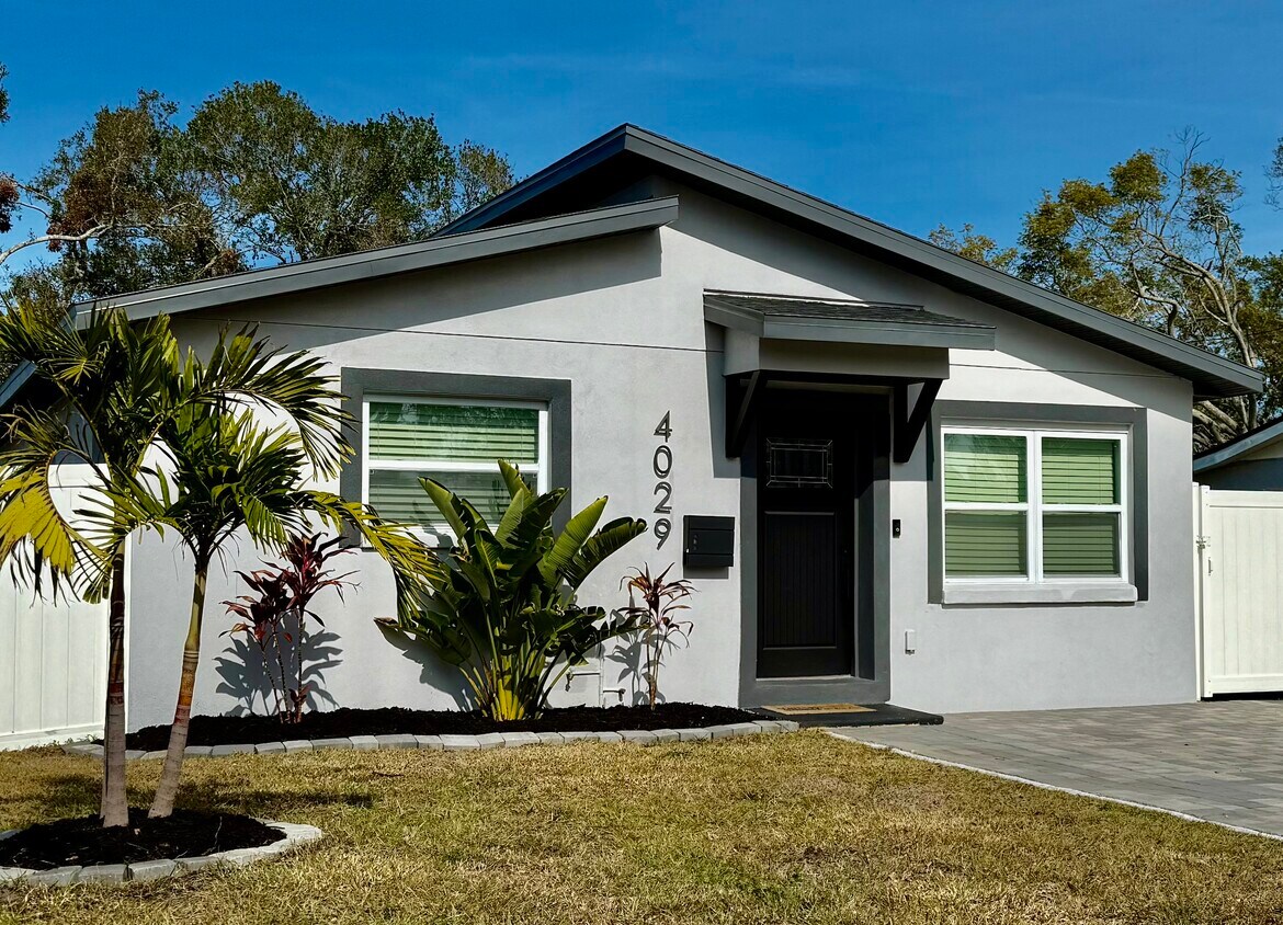Foto principal - 4029 9th Ave S