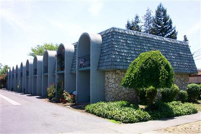 Building Photo - The Arches Apartment Complex