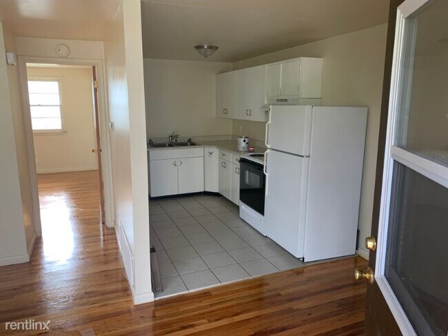 Building Photo - 1 br, 1 bath Apartment - 334 S McKinley St