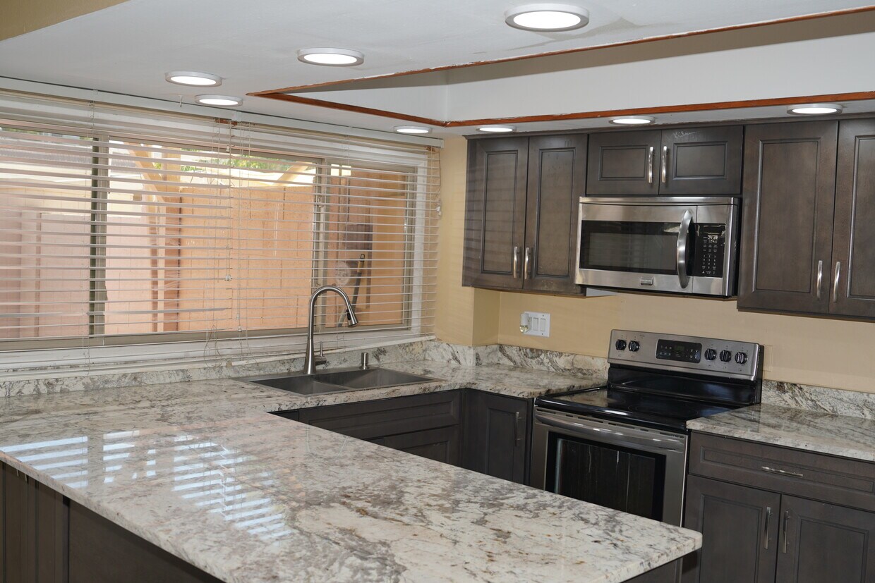 Foto principal - 1409 E Southern Ave