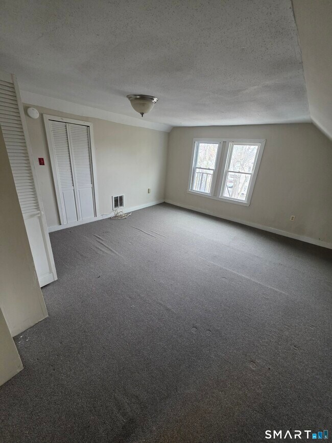 Foto del edificio - 49 Springdale Ave