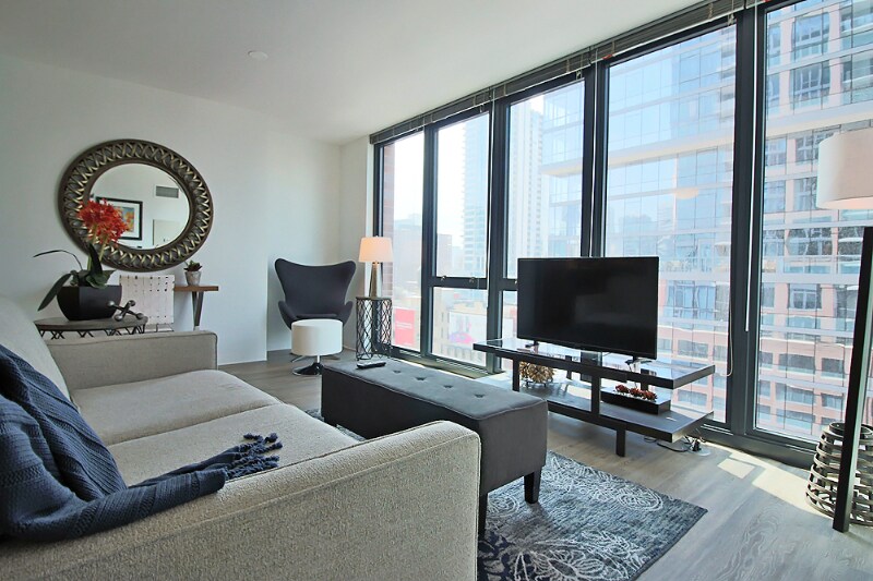 Photo - 233 W Ontario St (Chicago, IL)