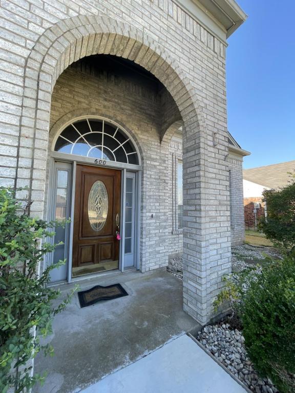 Building Photo - 600 Nightshade Dr
