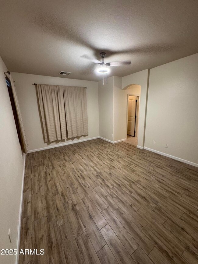 Foto del edificio - 4022 E Cherry Hills Dr