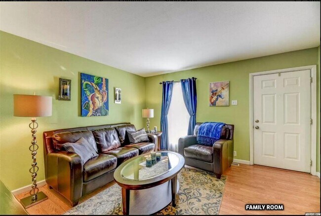 Foto del edificio - 1210 Clarkson Ct