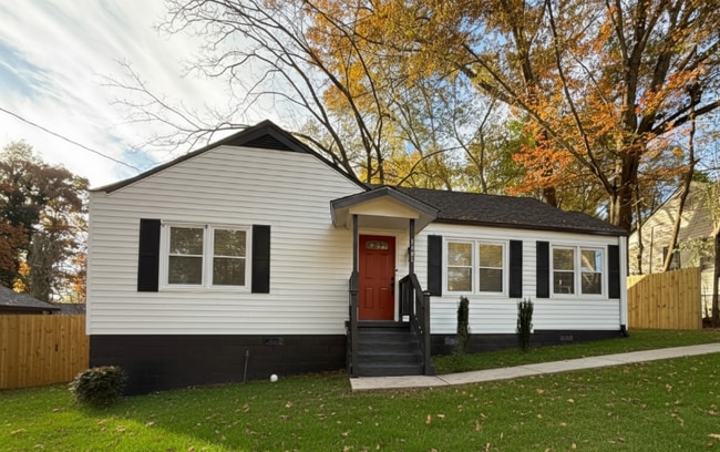 Photo - 1681 Stanton Rd SW House