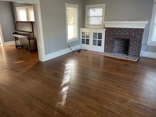 Building Photo - Historic Highland Home
