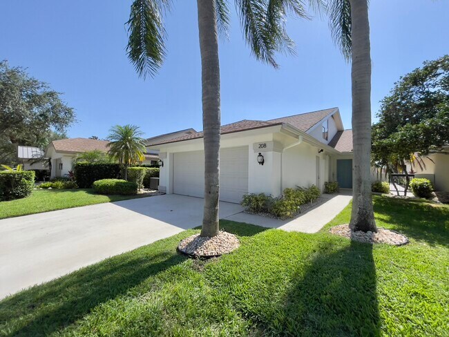 Building Photo - 208 E River Park Dr