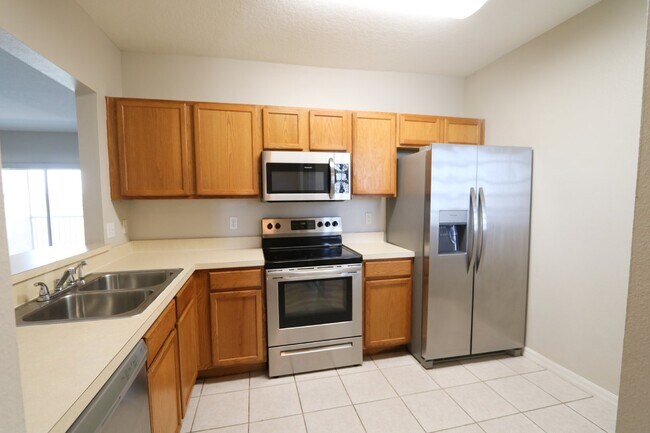 Building Photo - 3 bed 2 bath condo in the Villages of Bloo...