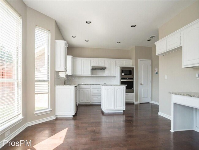 Foto del edificio - 5 br, 3 bath House - 11205 Jereme Trl