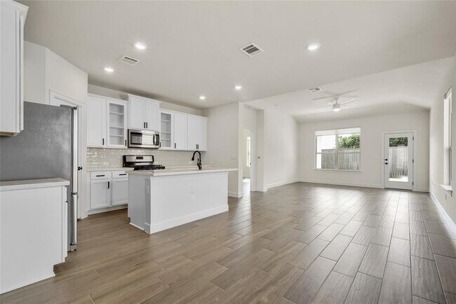 Building Photo - 6211 Dumfries Ln