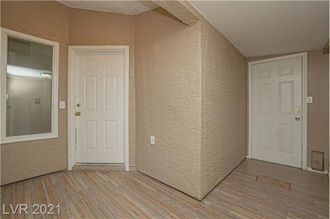 Building Photo - 5534 Super Bowl Dr