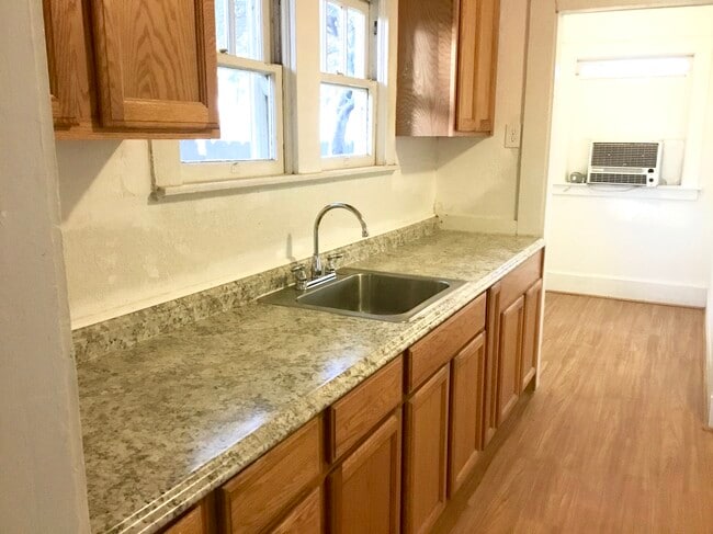 Foto del edificio - 2110 A St