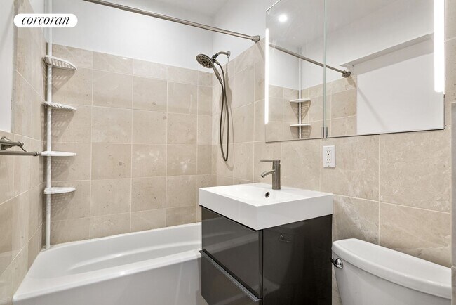 Foto del edificio - 330 W 11th St