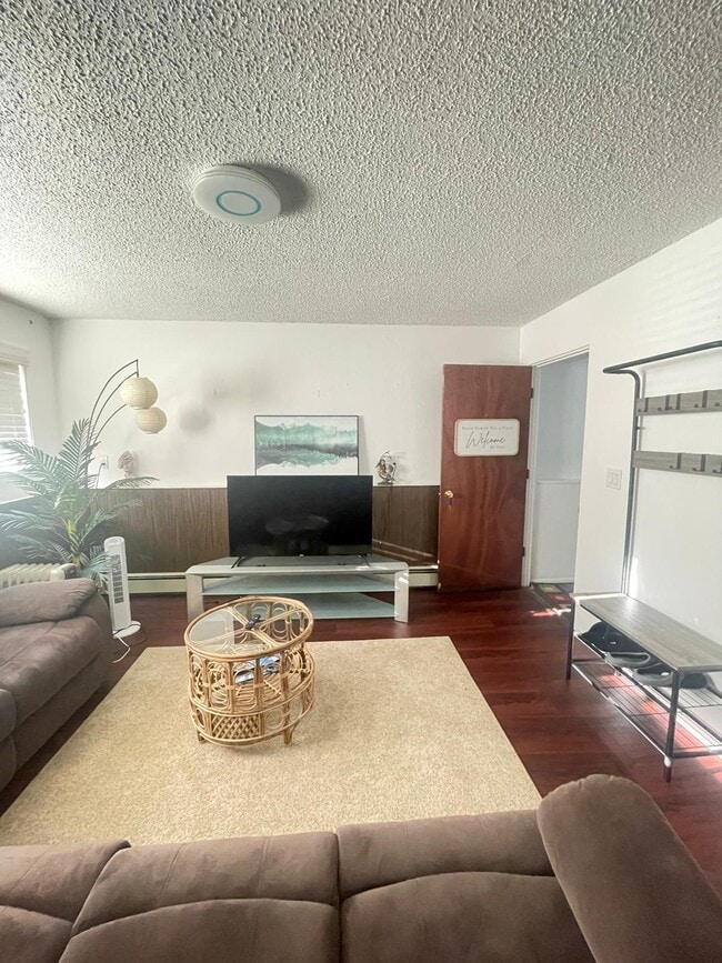 Foto del edificio - 7001 Sherwood Ave