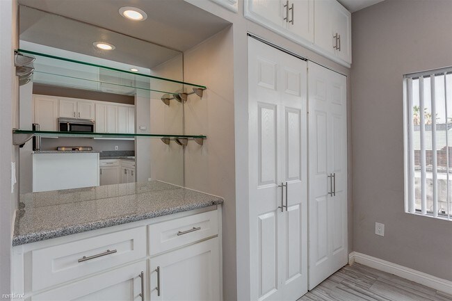 Foto del edificio - 772 S Boyle Ave