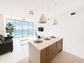 Building Photo - 2020 N Bayshore Dr