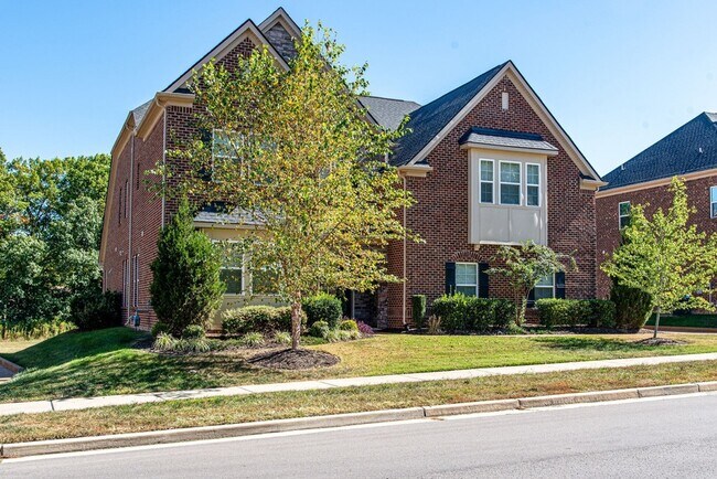 Foto del edificio - 9810 Glenmore Ln