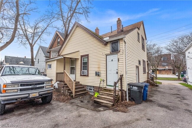 Building Photo - 2113 Halstead Ave