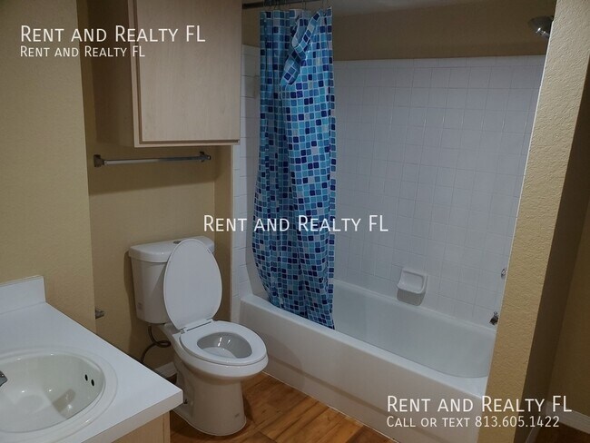 Building Photo - **SPACIOUS CONDO LOCATED CLOSE TO USF**