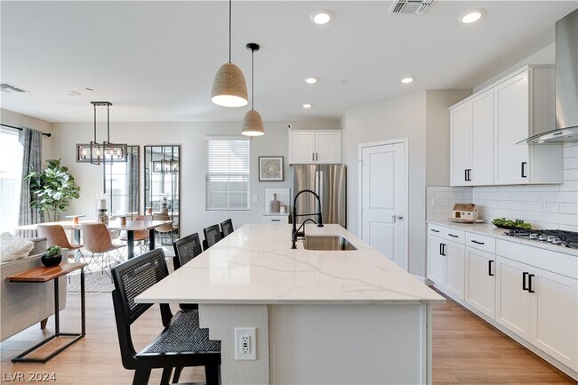 Building Photo - 2405 Fasano St