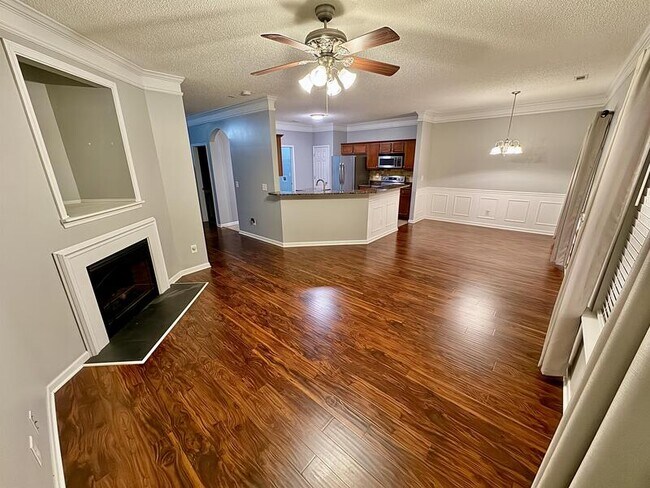 Foto del edificio - 322 Clover Brook Dr