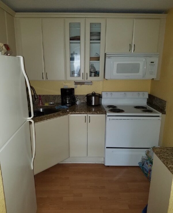 Palmetto Bay Condos Apartments in Village of Palmetto Bay, FL