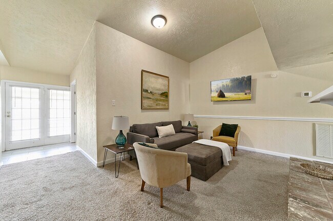 Foto del edificio - 3706 Red Oak Dr