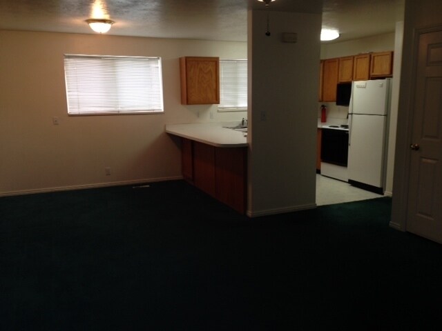 Building Photo - Holdaway