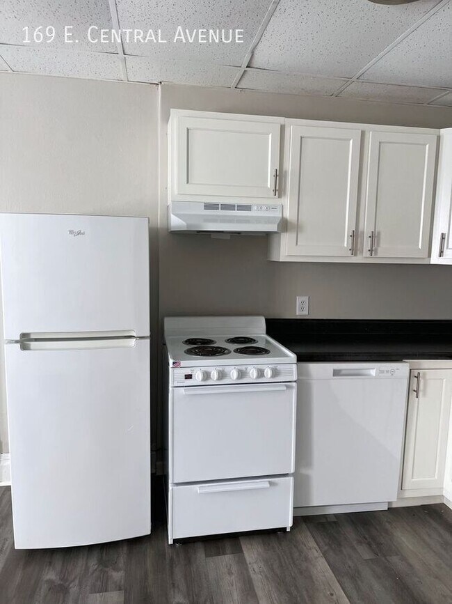 Foto del edificio - 169 E Central Ave